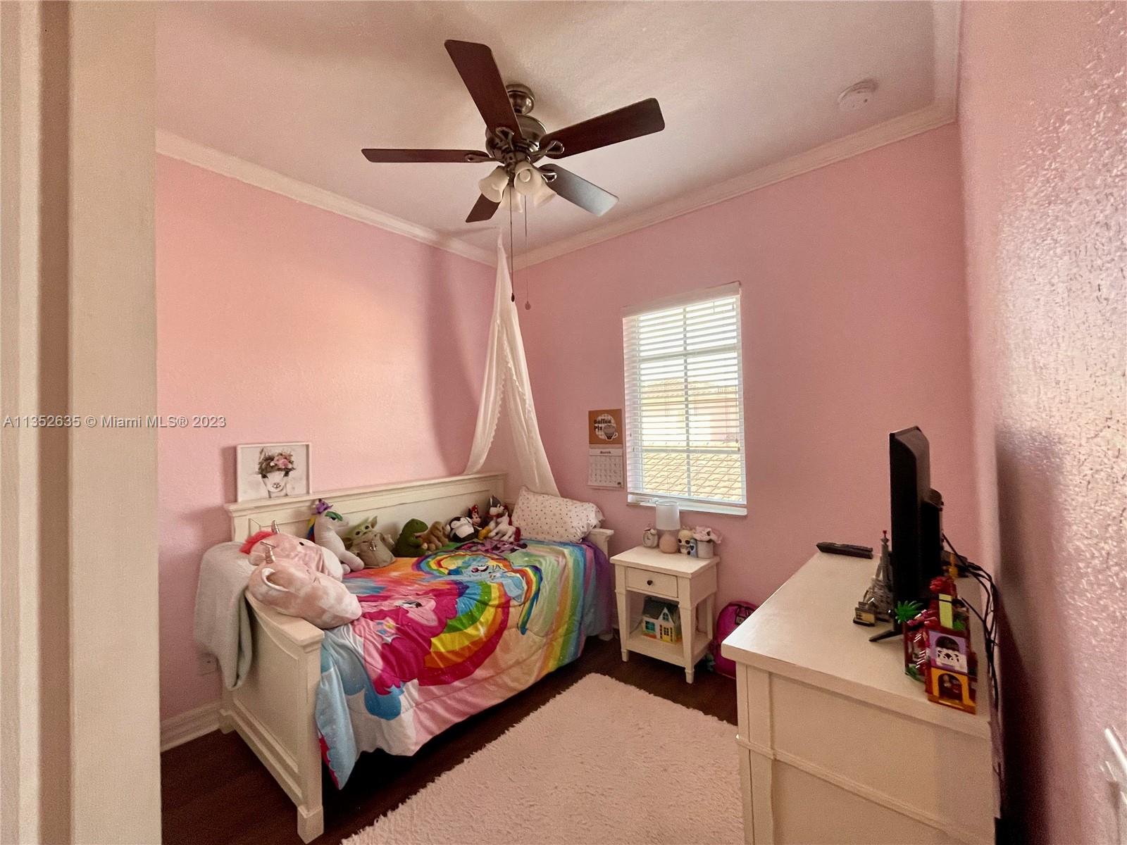 128 Midleton Way Jupiter, FL 33458 - Photo 35 of 39 a living room with furniture and a window