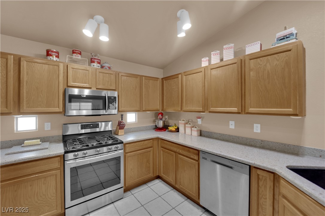 3486 Osprey Ridge Court Las Vegas, NV 89122 - Photo 19 of 49