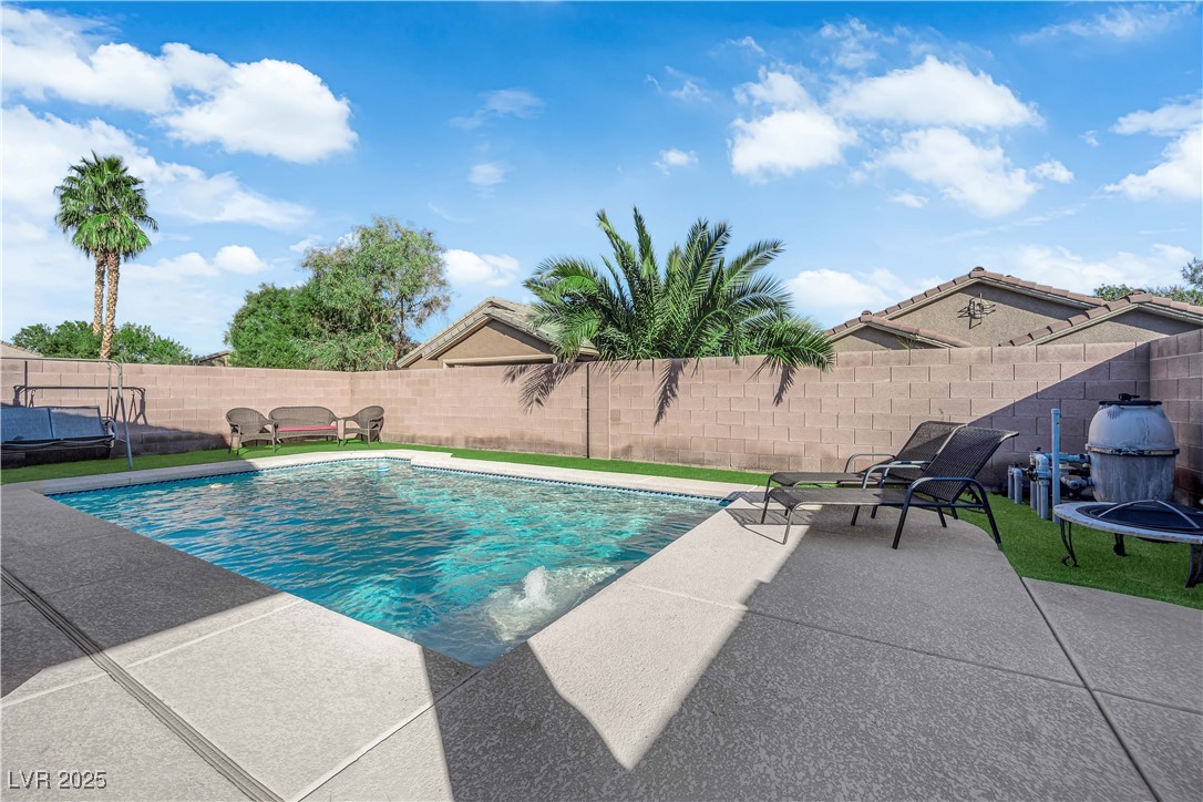 3486 Osprey Ridge Court Las Vegas, NV 89122 - Photo 2 of 49