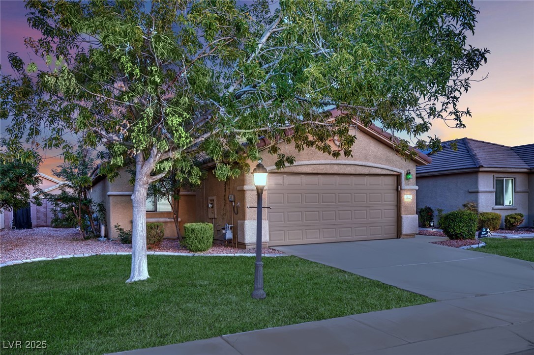 3486 Osprey Ridge Court Las Vegas, NV 89122 - Photo 4 of 49 Virtually staged. Artificial grass installed soon!