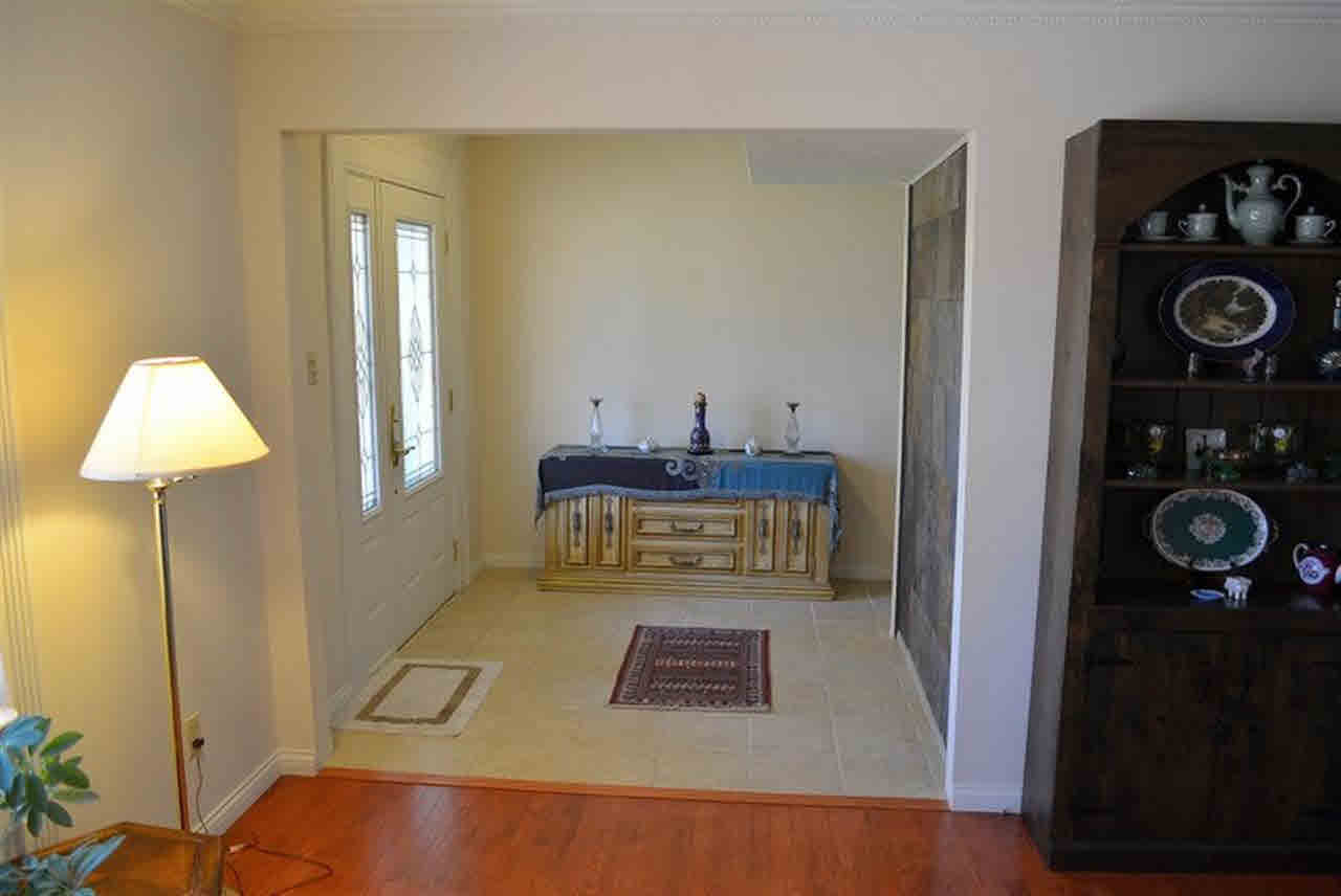 2104 West Royerton Road Muncie, IN 47303 - Photo 3 of 30
