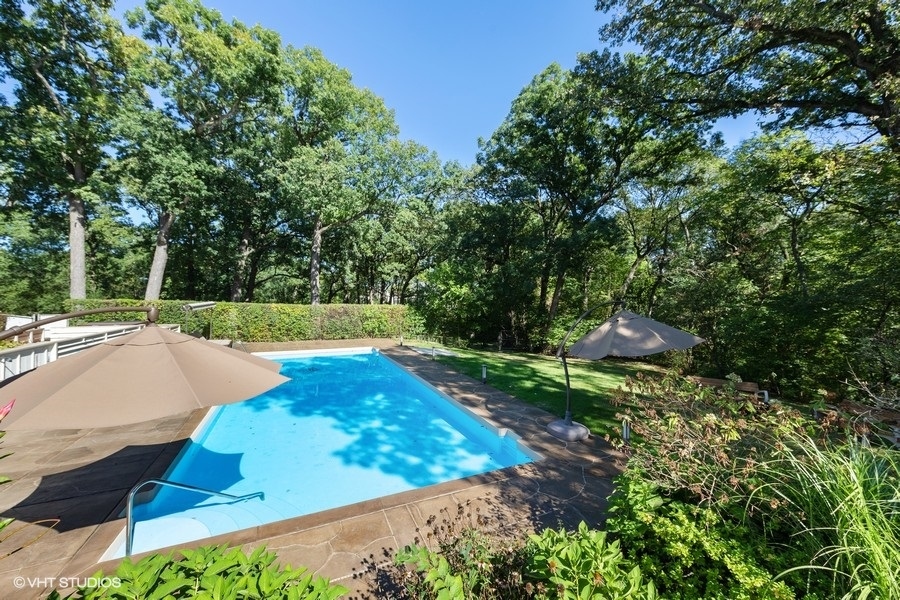 6547 South County Line Road Burr Ridge, IL 60527 - Photo 16 of 24 a view of an outdoor space and yard