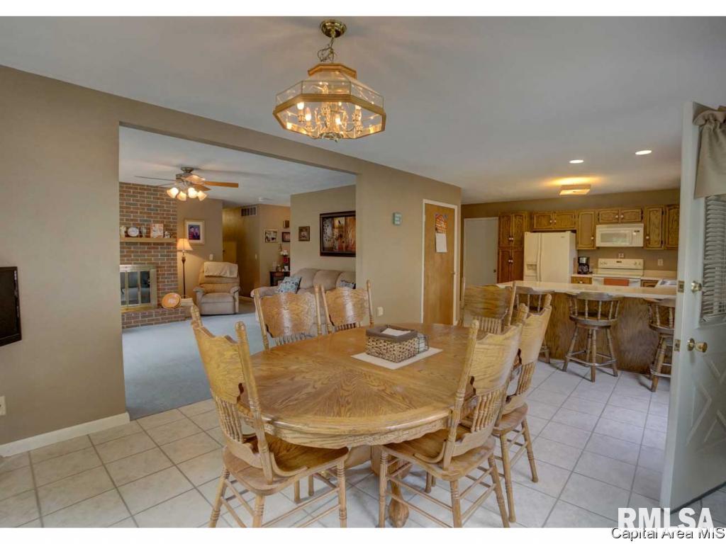 2612 Erie Road Springfield, IL 62707 - Photo 3 of 32