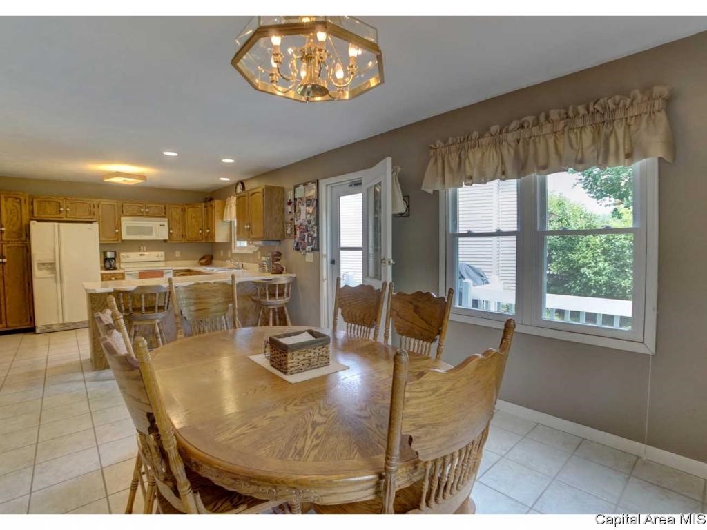 2612 Erie Road Springfield, IL 62707 - Photo 4 of 32