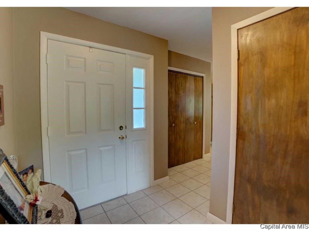 2612 Erie Road Springfield, IL 62707 - Photo 7 of 32