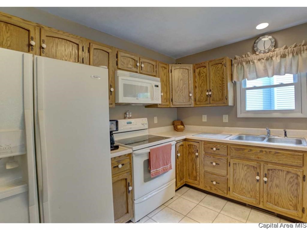 2612 Erie Road Springfield, IL 62707 - Photo 8 of 32