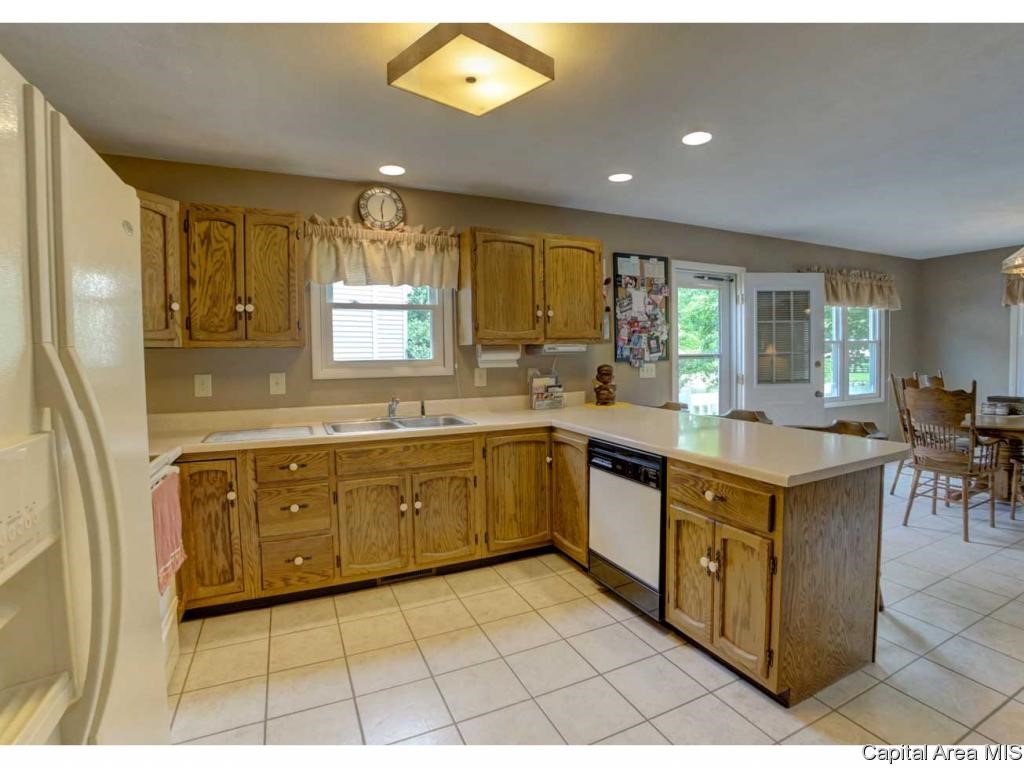 2612 Erie Road Springfield, IL 62707 - Photo 9 of 32