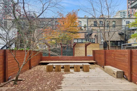 $13,900 | 44 East Cedar Street, Chicago, IL 60611