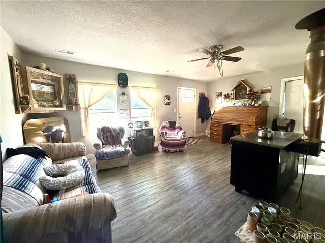 $284,900 | 296 White Road, Montgomery City, MO 63361