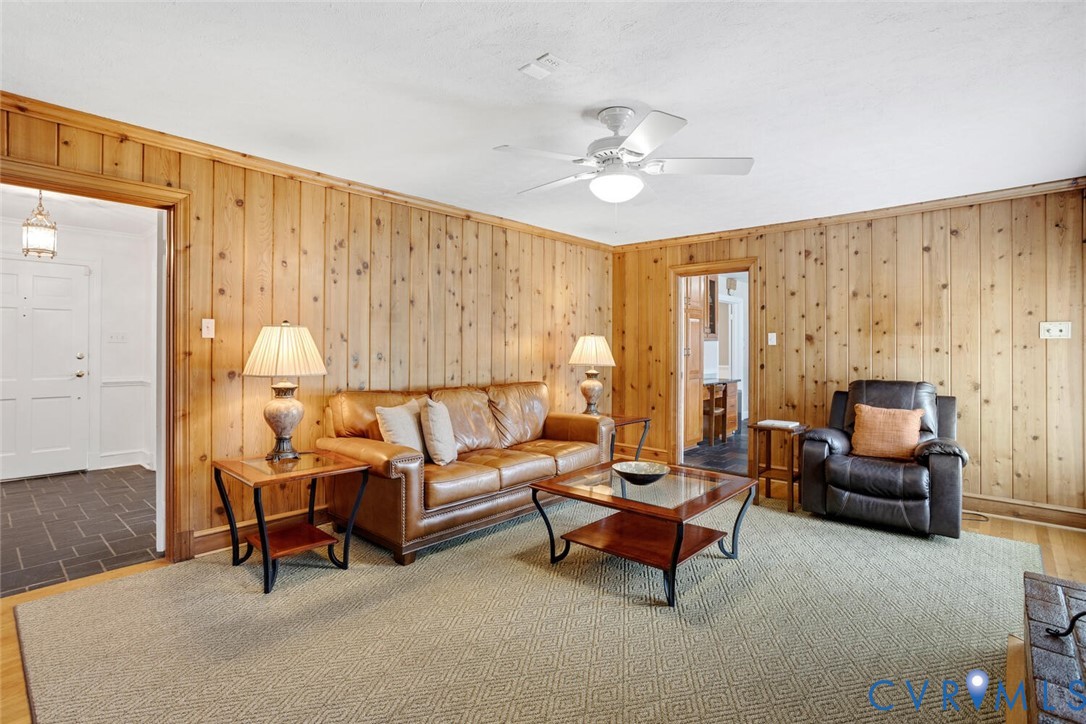 307 North Wilkinson Road Richmond, VA 23227 - Photo 10 of 48 Family Room