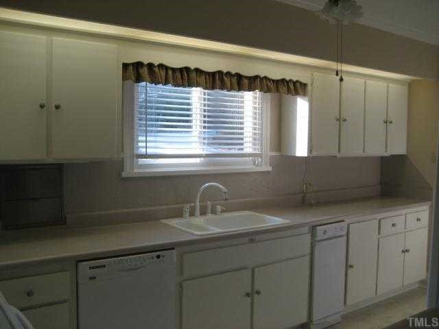 1738 Nottingham Road Raleigh, NC 27607 - Photo 4 of 11 Kitchen