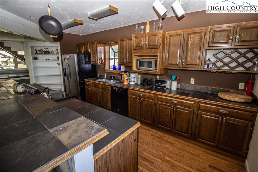 133 Skiloft Road Beech Mountain, NC 28604 - Photo 19 of 47 Gallery Image 19