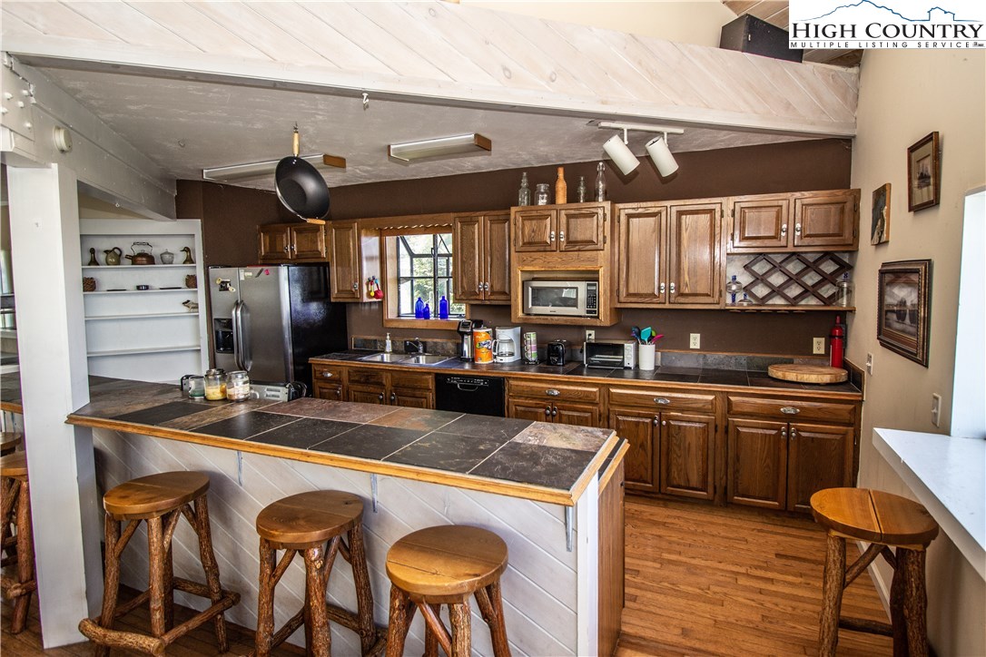 133 Skiloft Road Beech Mountain, NC 28604 - Photo 21 of 47 Gallery Image 21