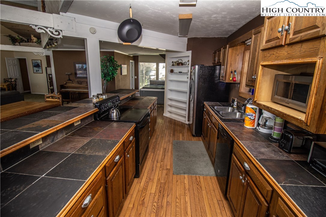 133 Skiloft Road Beech Mountain, NC 28604 - Photo 22 of 47 Gallery Image 22