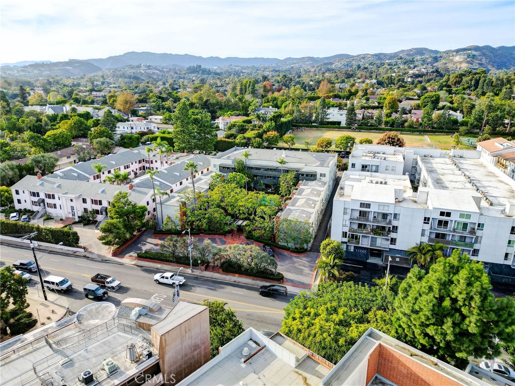 11767 Sunset Boulevard, Unit 105 Los Angeles, CA 90049 - Photo 24 of 29