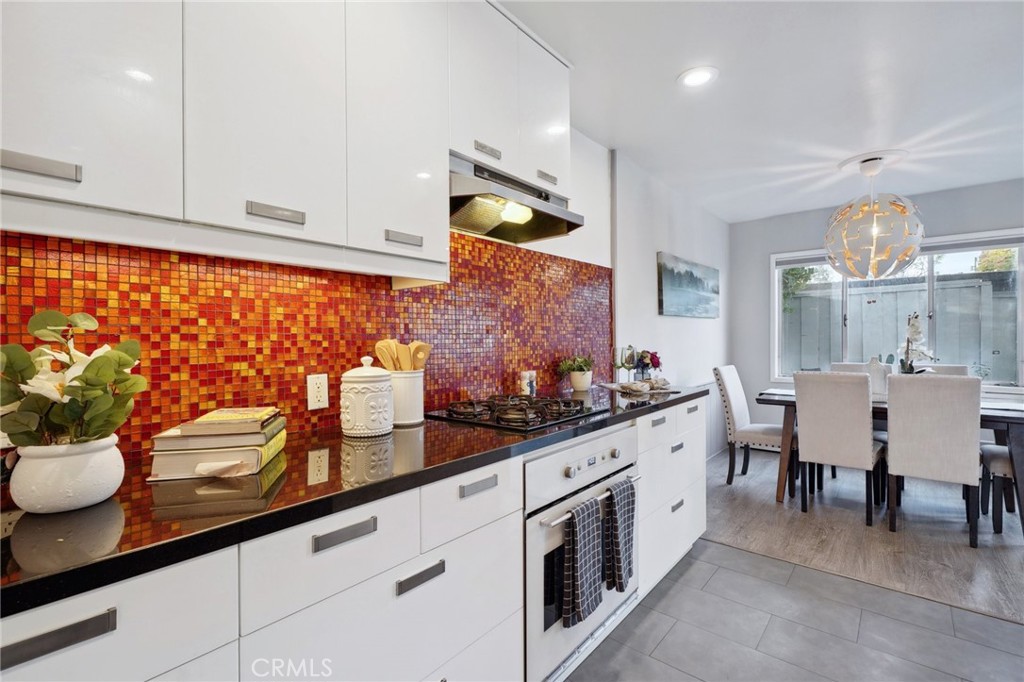 11767 Sunset Boulevard, Unit 105 Los Angeles, CA 90049 - Photo 8 of 29