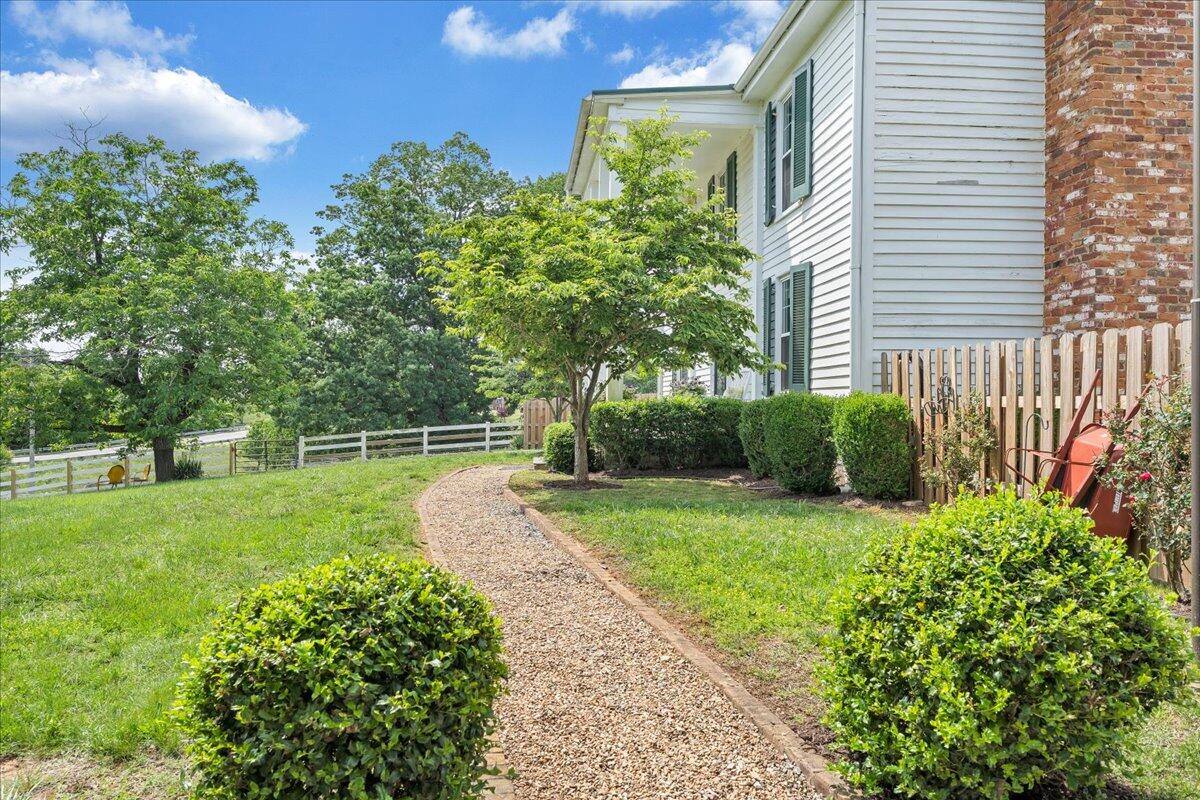 2148 Mountain View Road Vinton, VA 24179 - Photo 23 of 90 007-MIB09491