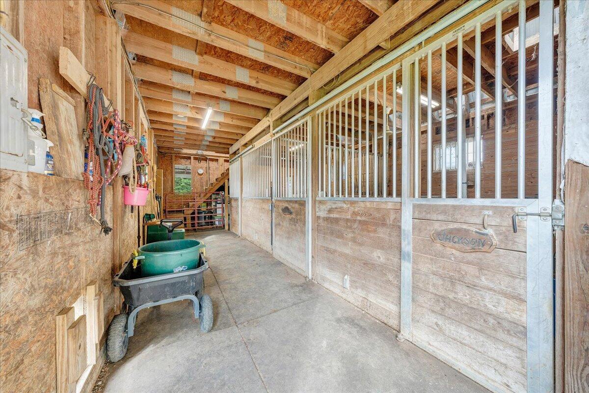 2148 Mountain View Road Vinton, VA 24179 - Photo 73 of 90 062-MIB09674