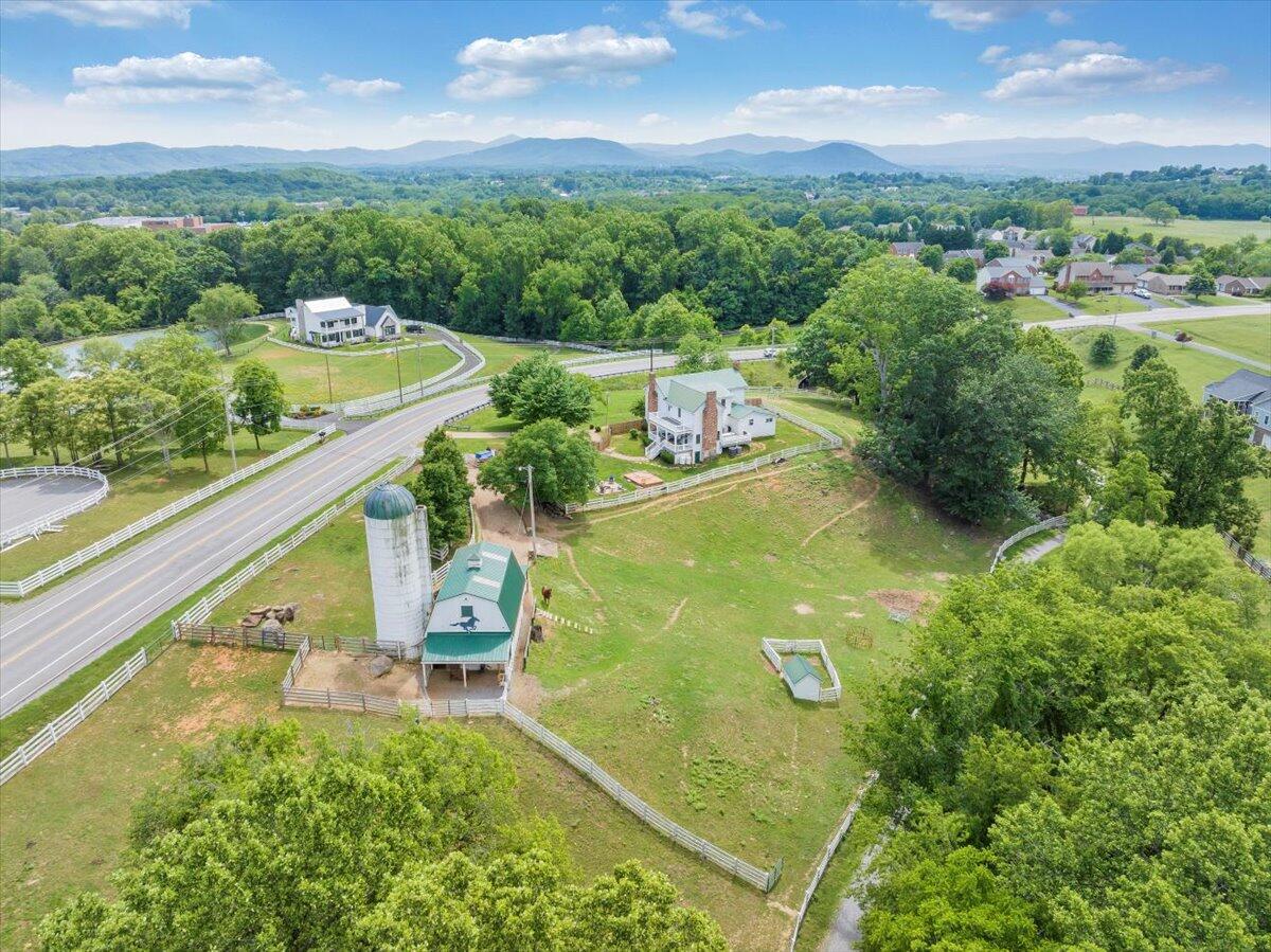2148 Mountain View Road Vinton, VA 24179 - Photo 83 of 90 086-DJI_20250519235845_0026_D