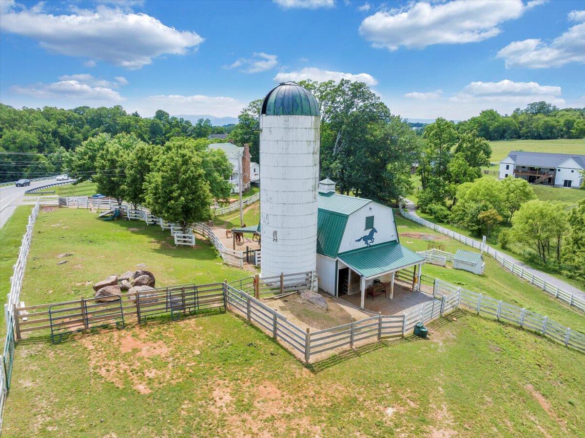 2148 Mountain View Road Vinton, VA 24179 - Photo 84 of 90 089-DJI_20250519235953_0030_D