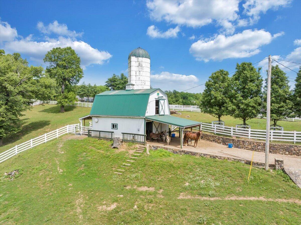 2148 Mountain View Road Vinton, VA 24179 - Photo 86 of 90 097-DJI_20250520000144_0042_D