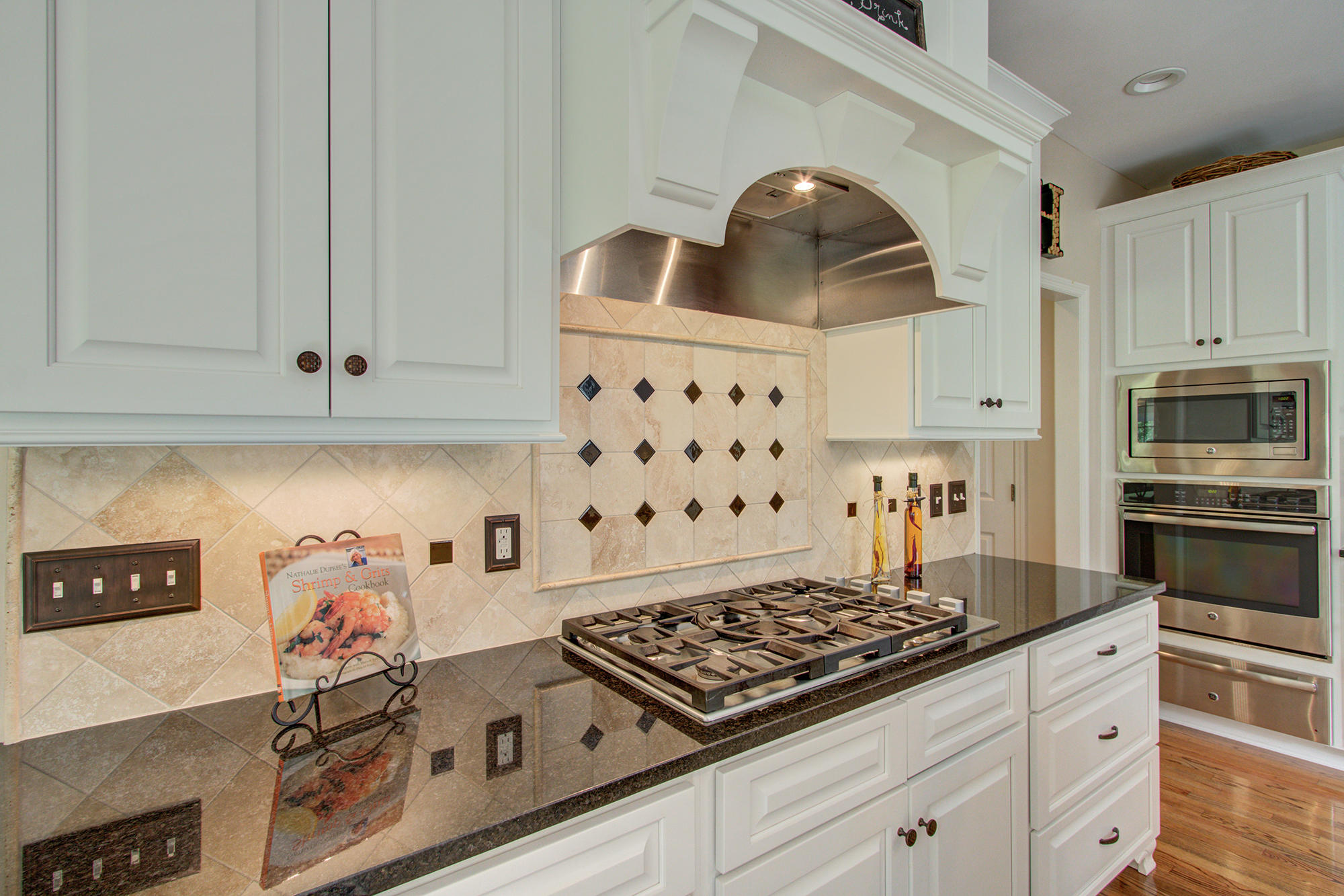 6297 Old Jacksonboro Road Ravenel, SC 29470 - Photo 25 of 54 16