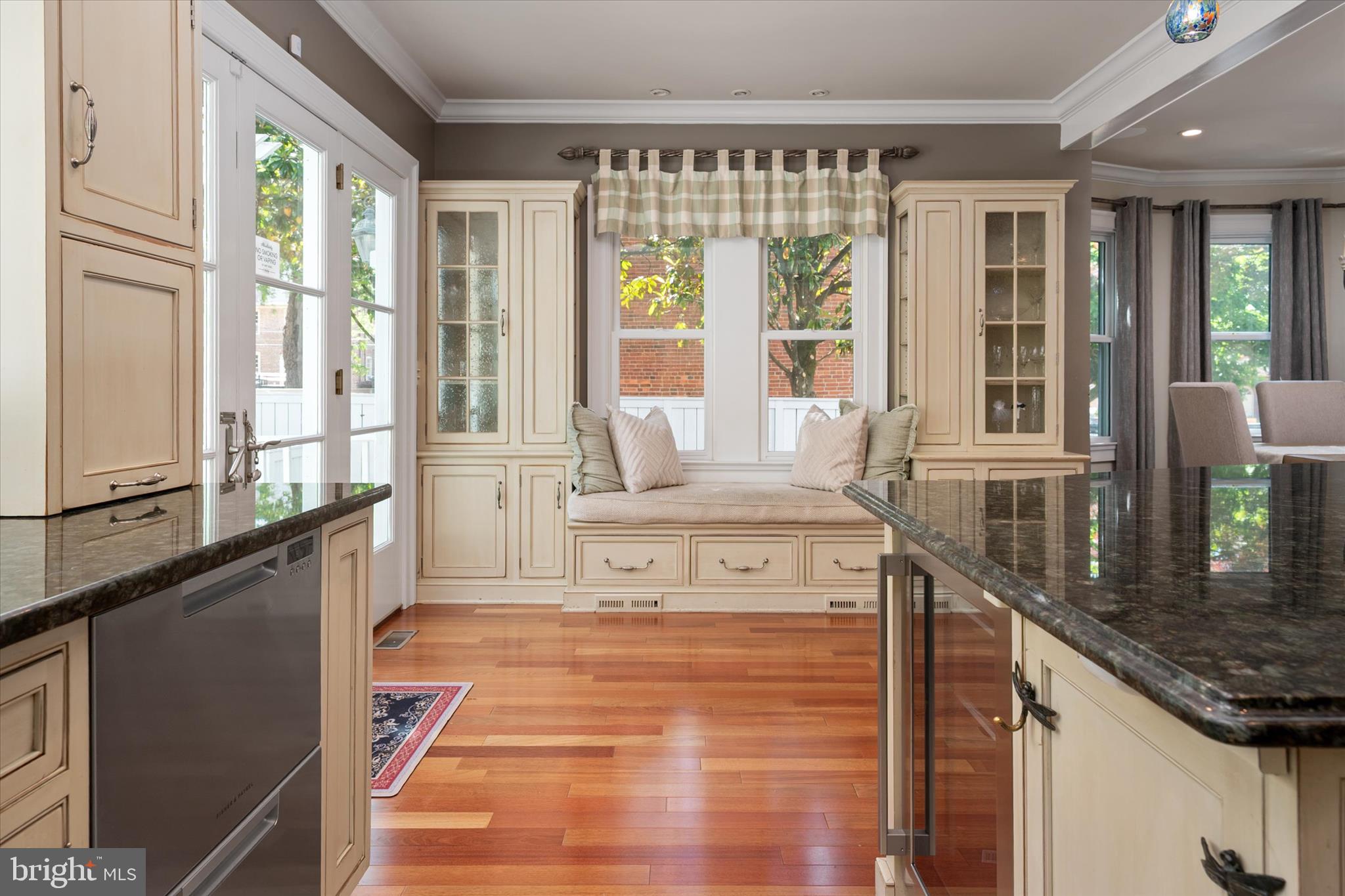 238 King George Street Annapolis, MD 21401 - Photo 17 of 55 Breakfast nook