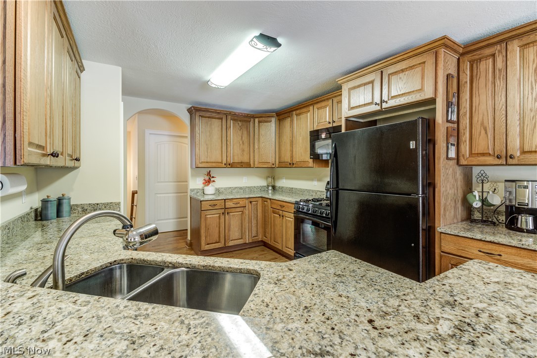 2769 Rockefeller Road Willoughby, OH 44094 - Photo 10 of 34 Gallery Image 10