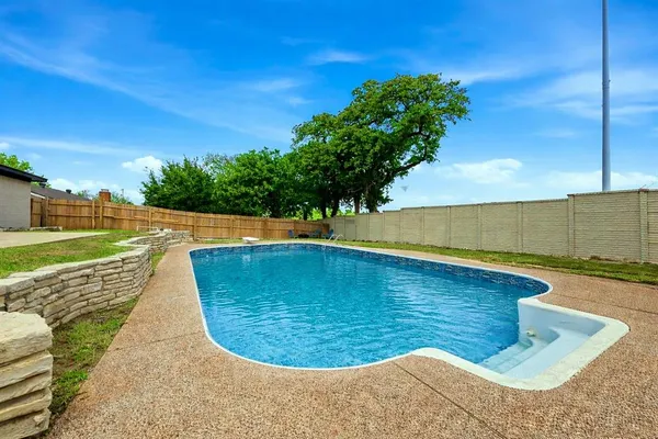 $489,900 | 3813 Fox Hollow Drive, Bedford, TX 76021