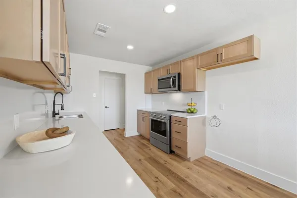 $489,900 | 3813 Fox Hollow Drive, Bedford, TX 76021