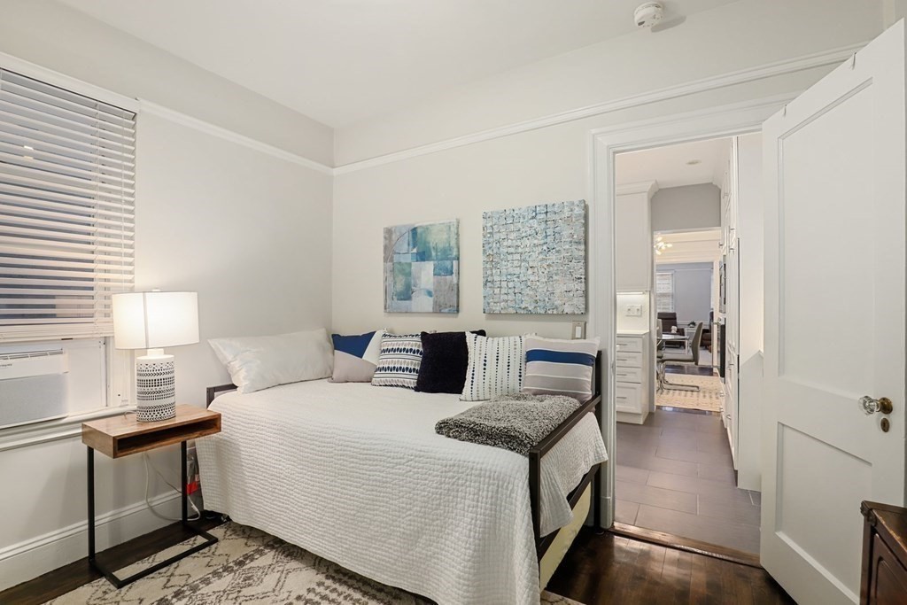 180 Commonwealth Avenue, Unit 7 Boston, MA 02116 - Photo 25 of 35