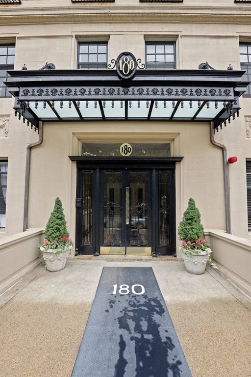 180 Commonwealth Avenue, Unit 7 Boston, MA 02116 - Photo 26 of 35