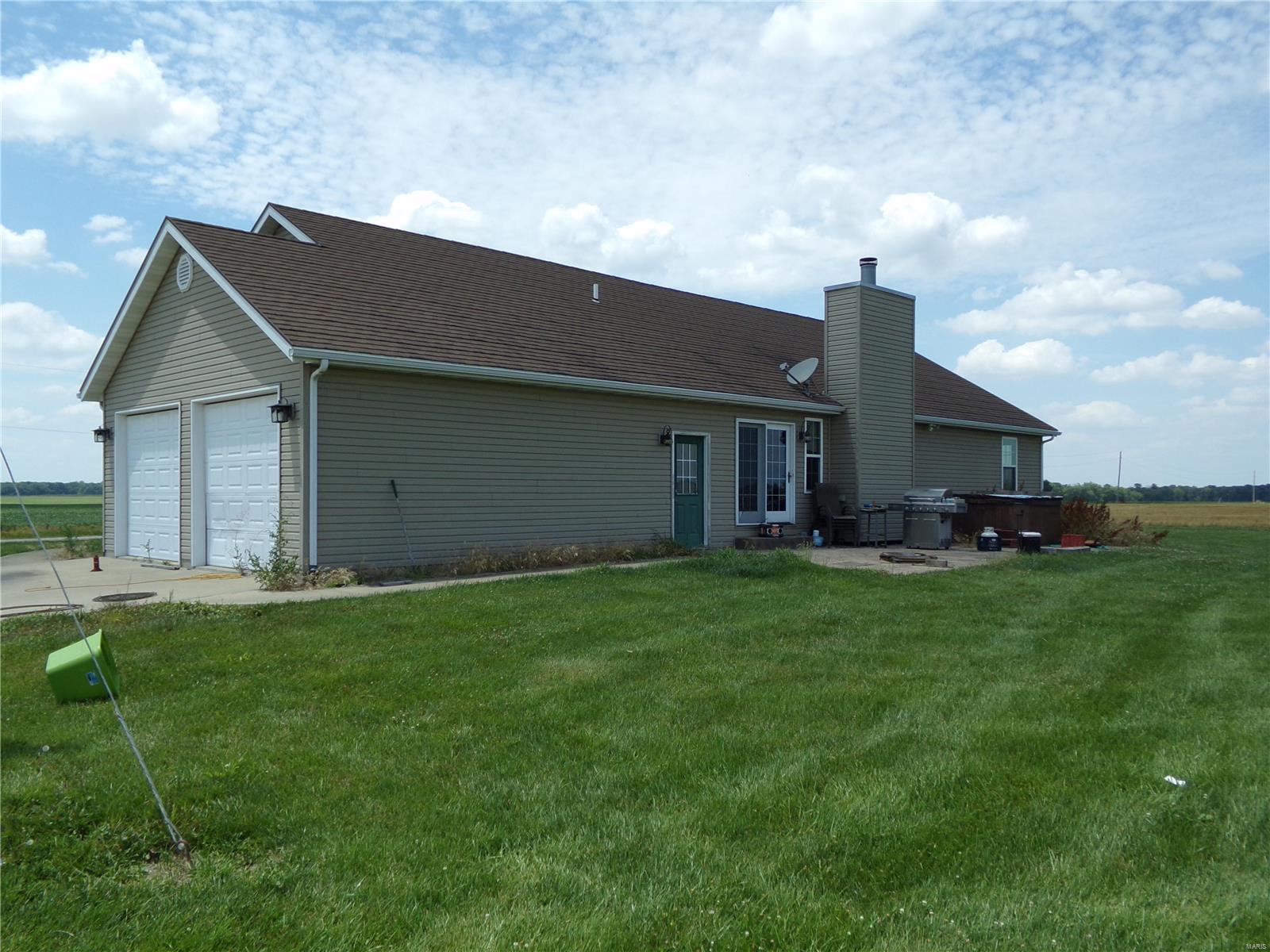 14962 Eagle Road Nashville, IL 62263 - Photo 3 of 17 Gallery Image 3