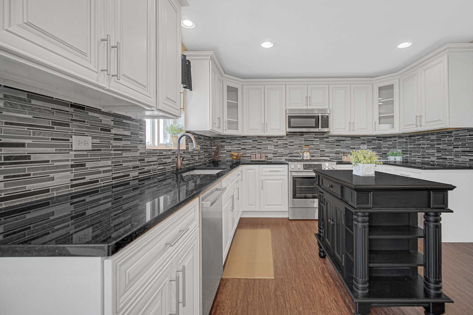 4951 Cardinal Court Monee, IL 60449 - Photo 7 of 24