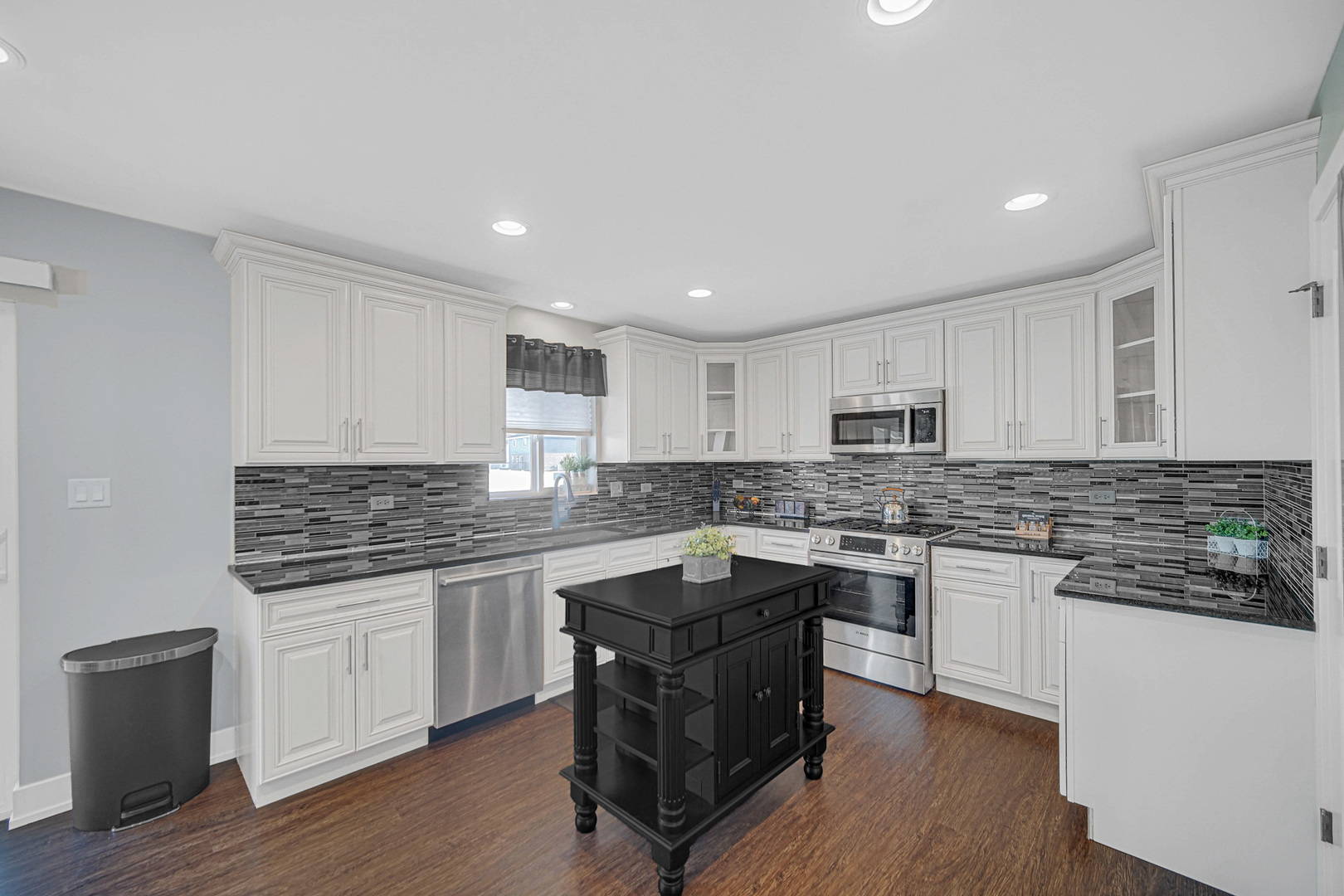 4951 Cardinal Court Monee, IL 60449 - Photo 9 of 24