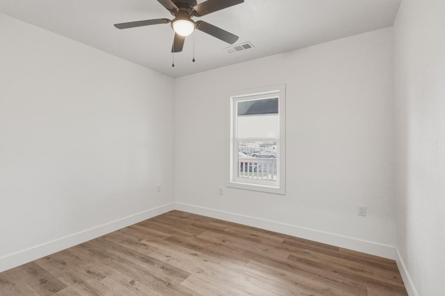 1127 J Street Reedley, CA 93654 - Photo 9 of 25