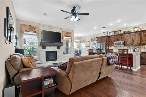 $489,999 | 707 Southwind Drive, Arlington, TX 76002