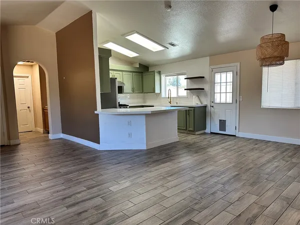 $2,999 | 16716 Kayuga Street, Victorville, CA 92395