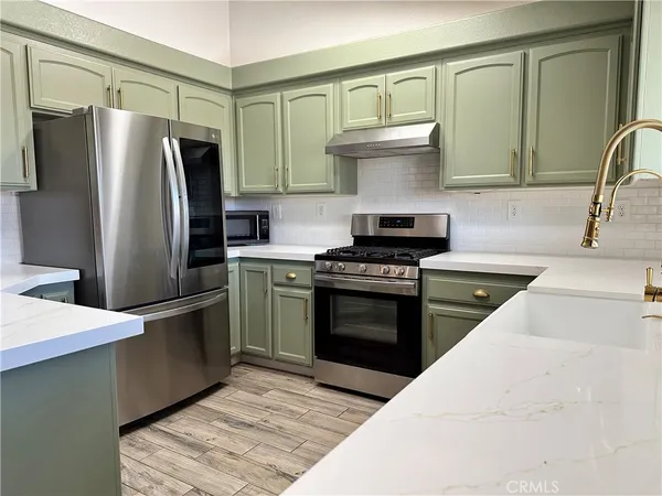 $2,999 | 16716 Kayuga Street, Victorville, CA 92395