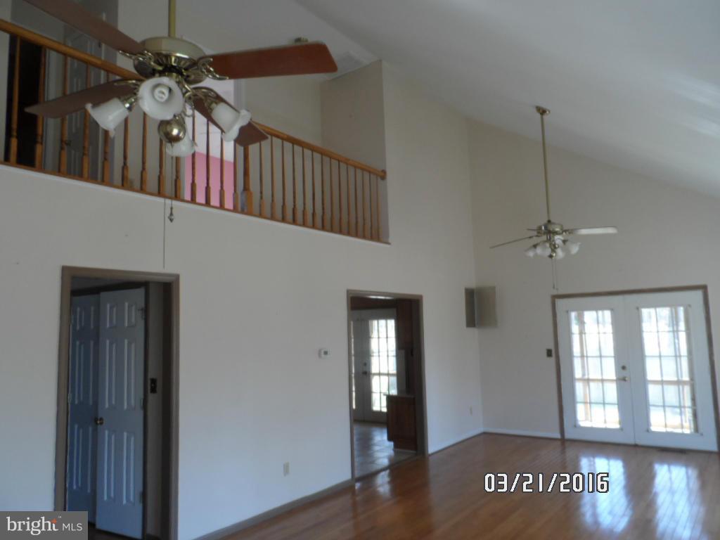 28407 Walnut Ridge Way Rhoadesville, VA 22542 - Photo 5 of 10 Living Room