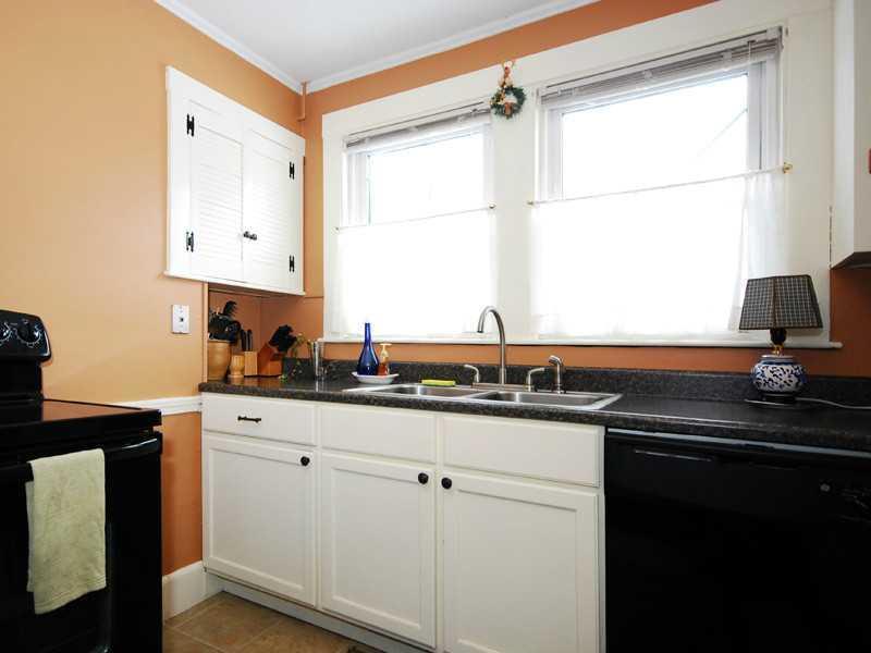 20 Keswick Road South Portland, ME 04106 - Photo 6 of 33 Kitchen. Unit 1