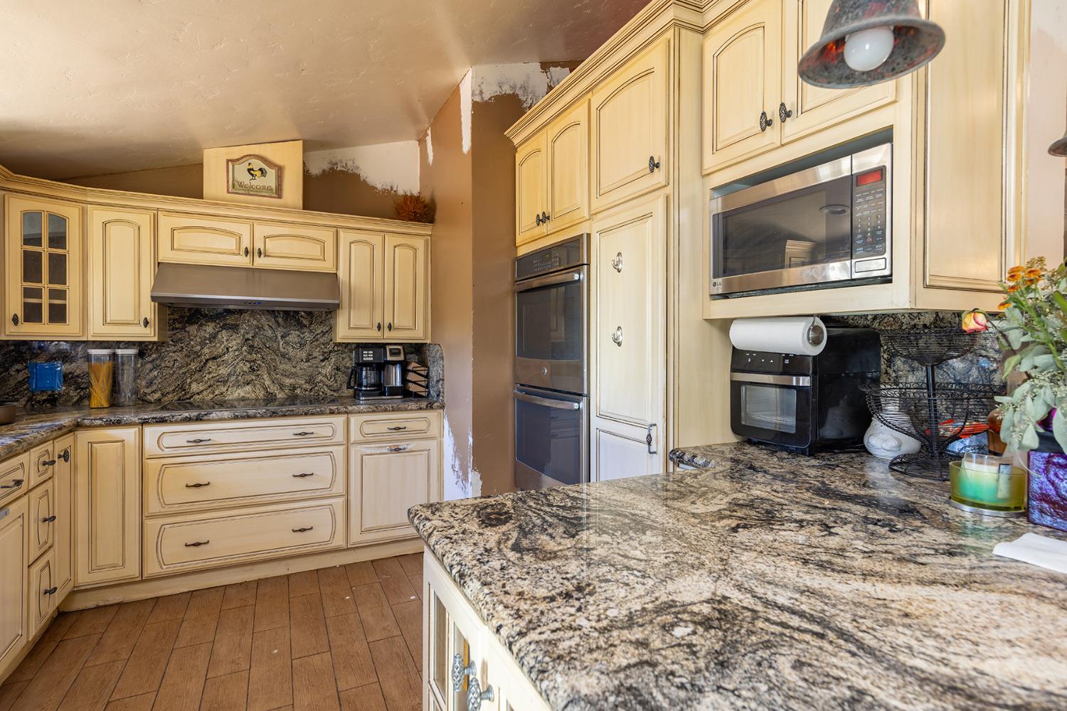 12523 Treeranch Road Ojai, CA 93023 - Photo 6 of 24 Gallery Image 6