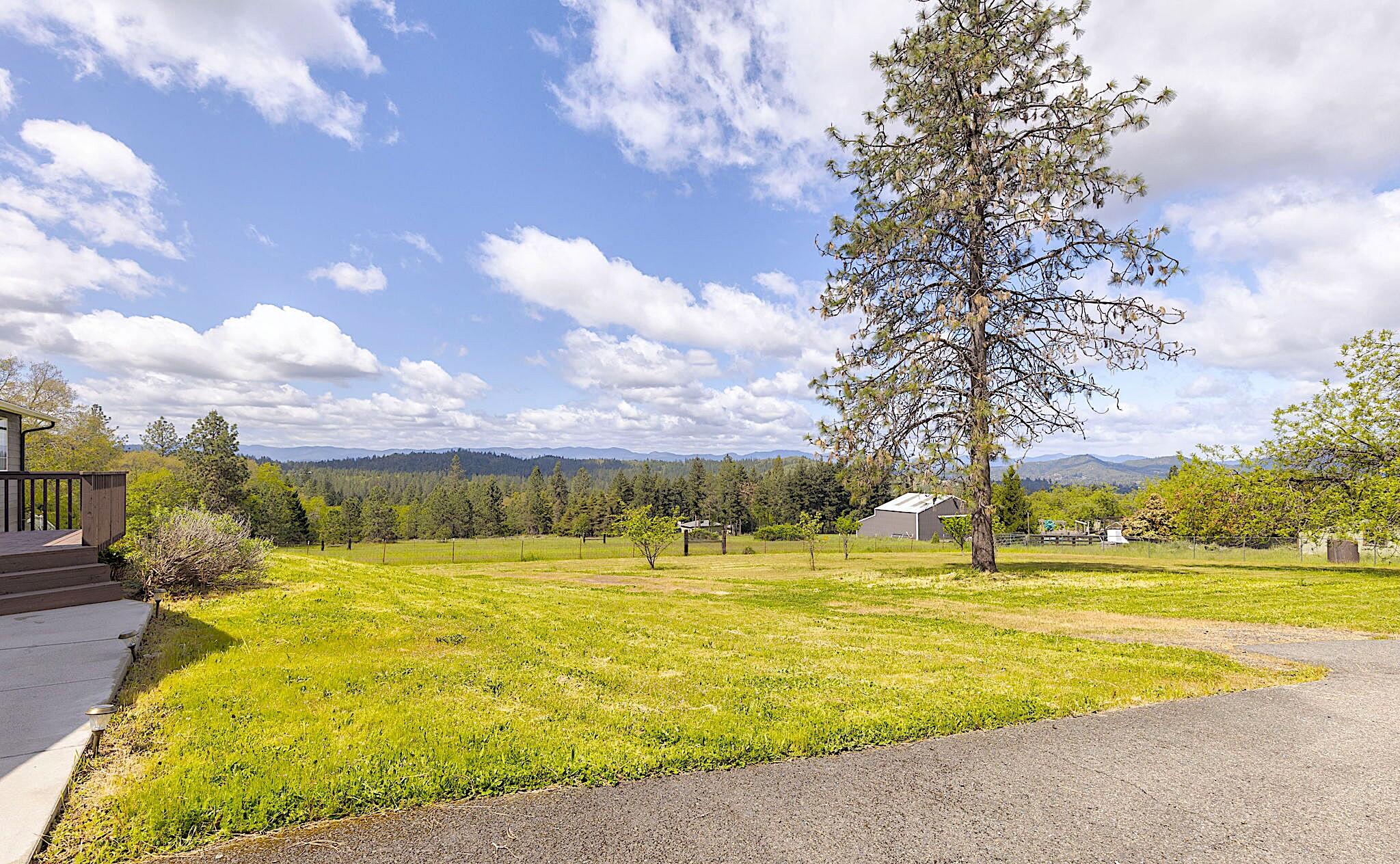 587 Summit Loop Grants Pass, OR 97527 - Photo 12 of 59 12-web-or-mls-587-summit-loop