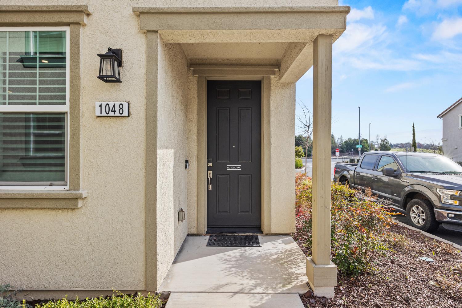 1048 Knox Way Roseville, CA 95747 - Photo 4 of 29