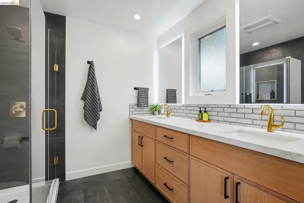 $1,888,000 | 7825 Skyline Boulevard, Oakland, CA 94611