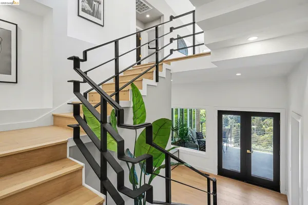 $1,888,000 | 7825 Skyline Boulevard, Oakland, CA 94611