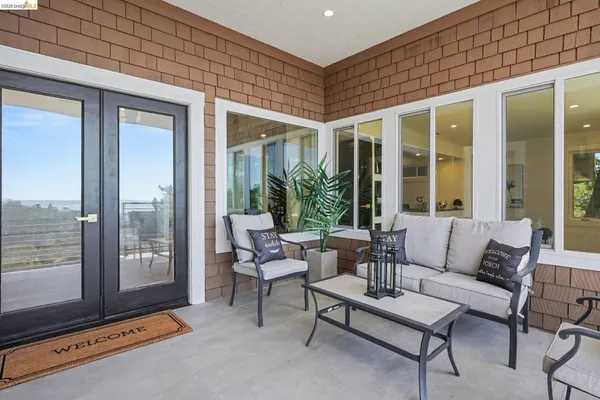 $1,888,000 | 7825 Skyline Boulevard, Oakland, CA 94611