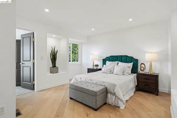 $1,888,000 | 7825 Skyline Boulevard, Oakland, CA 94611