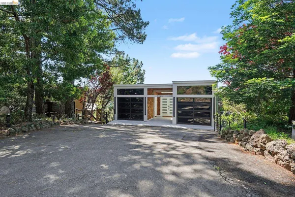 $1,888,000 | 7825 Skyline Boulevard, Oakland, CA 94611