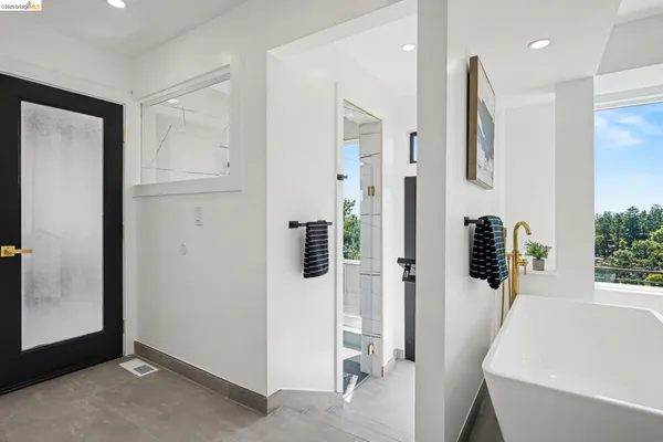 $1,888,000 | 7825 Skyline Boulevard, Oakland, CA 94611